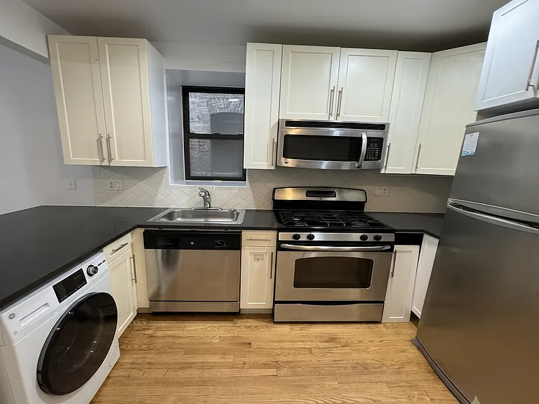 305 W 150th St #202 — Photo 4