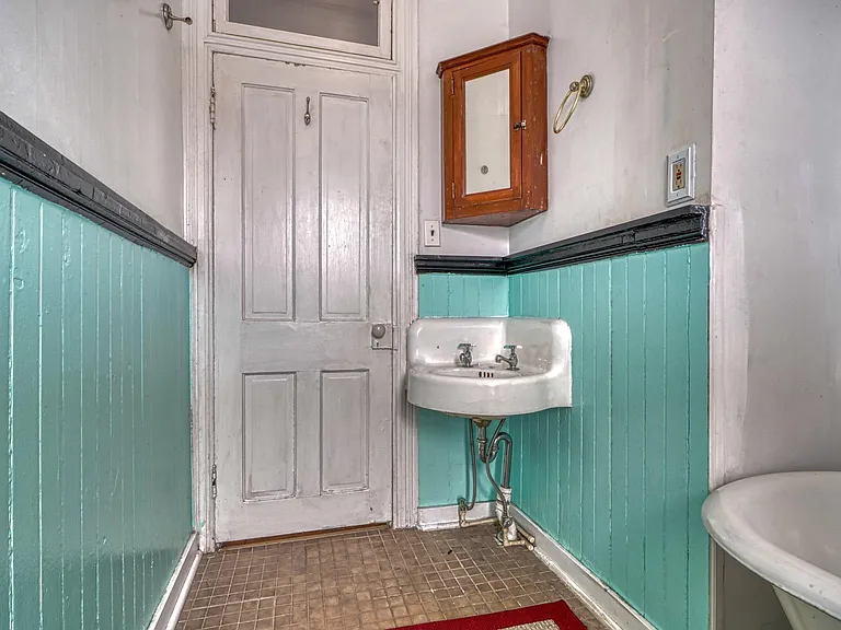 upstairs bathroom