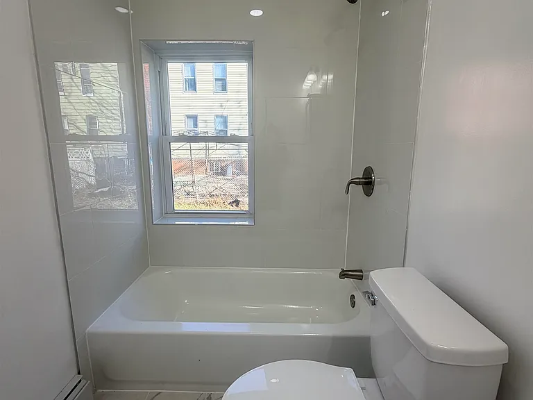 124 Winfield Ave #1 — Photo 10