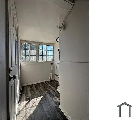 472 1/2 W 47th Pl — Photo 8