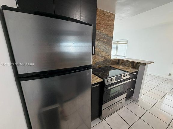 3rd image of 641 Espanola Way APT 3