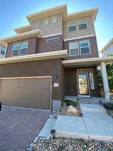 2656 Champagne Ave Photo 1