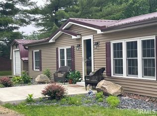 8 E Branson St, La Fontaine, IN 46940