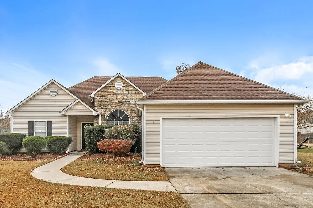 3 bed, 2.0 bath, 1473 sqft, $2,000 — Photo 1