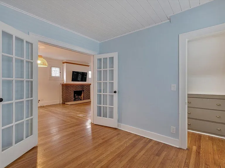 271 E Woodland St — Photo 11