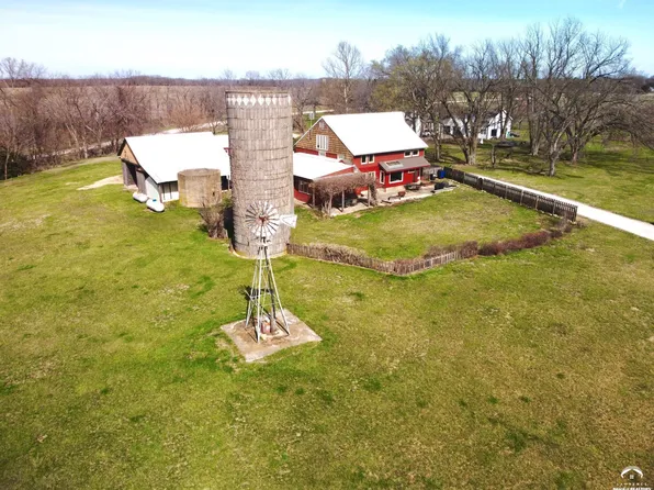 797 E 1217th Rd, Lawrence, KS 66047