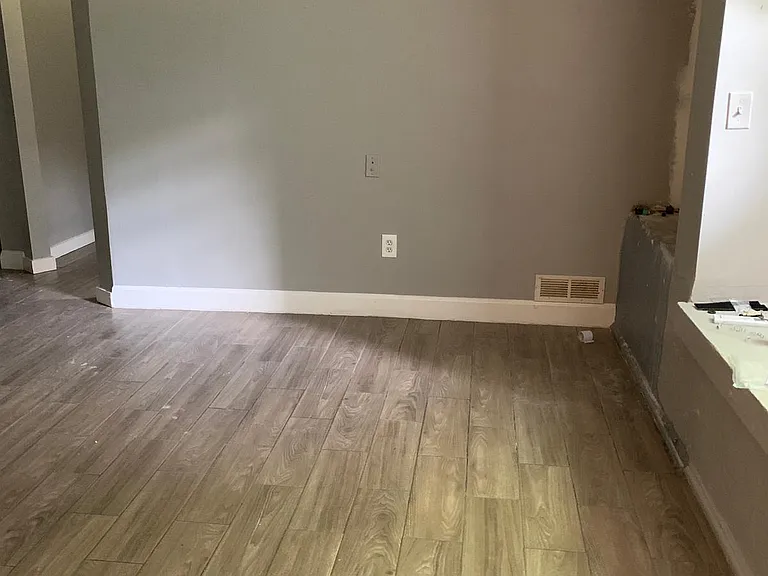2336 Myra St #B — Photo 3
