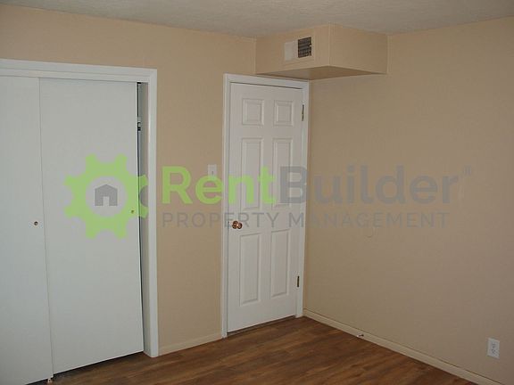 4th image of 205 Vassar Dr SE APT 2