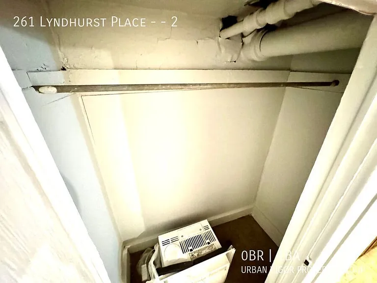 261 Lyndhurst Pl #2 — Photo 8