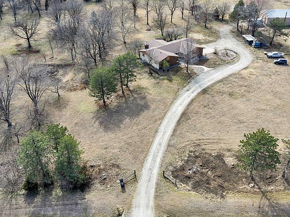 3rd image of 1231 E Kechi Rd