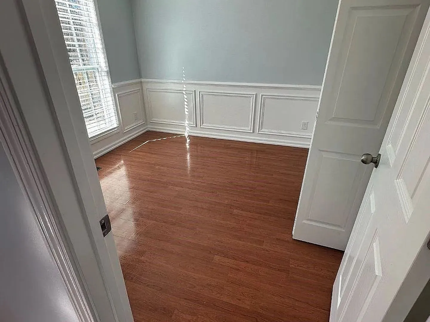 Room in 4 Bedroom Home at Lakeview Dr — Photo 4