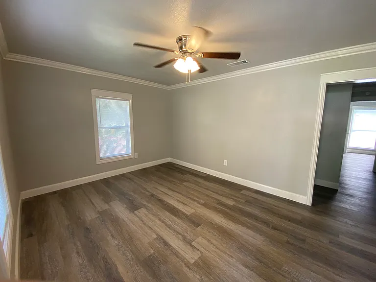 812 Brinker St — Photo 3
