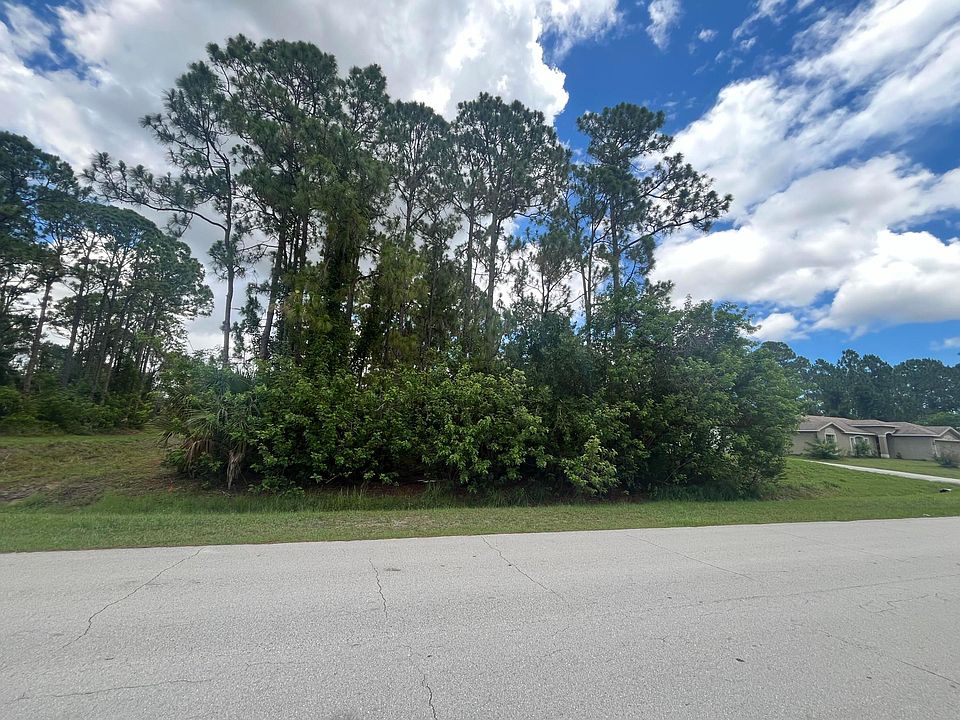 1st image of 907 Sarasota Drive SE