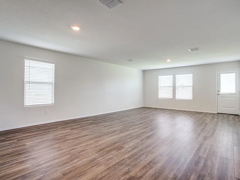 1809 River Crossing Dr — Photo 4