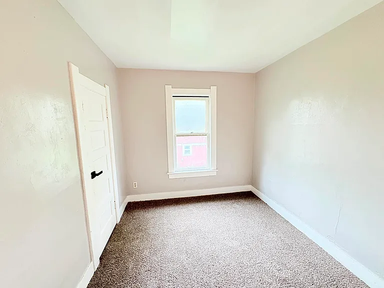631 Curtis St — Photo 16