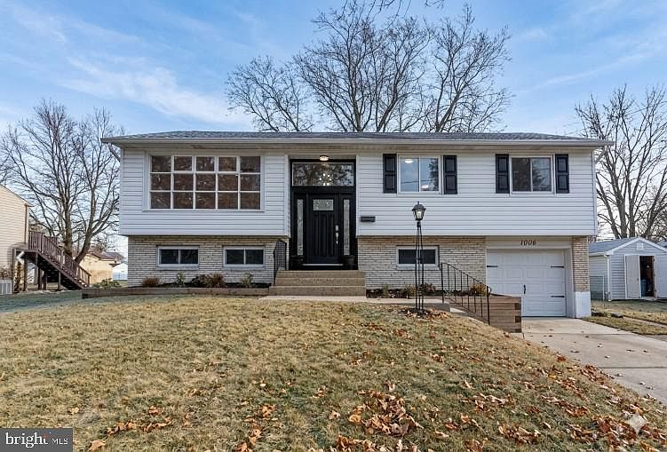 1st image of 1006 Surrey Rd