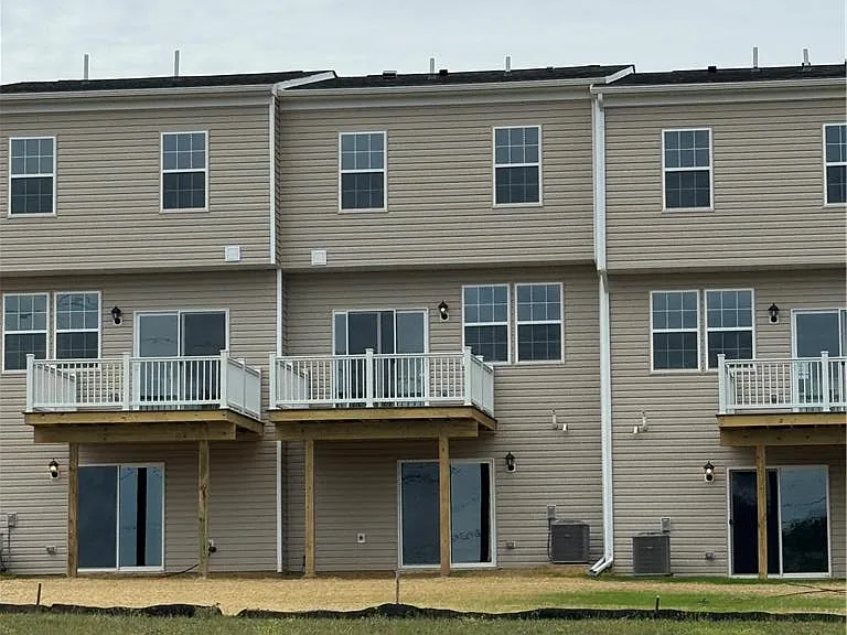 8203 Alexander Ct — Photo 22