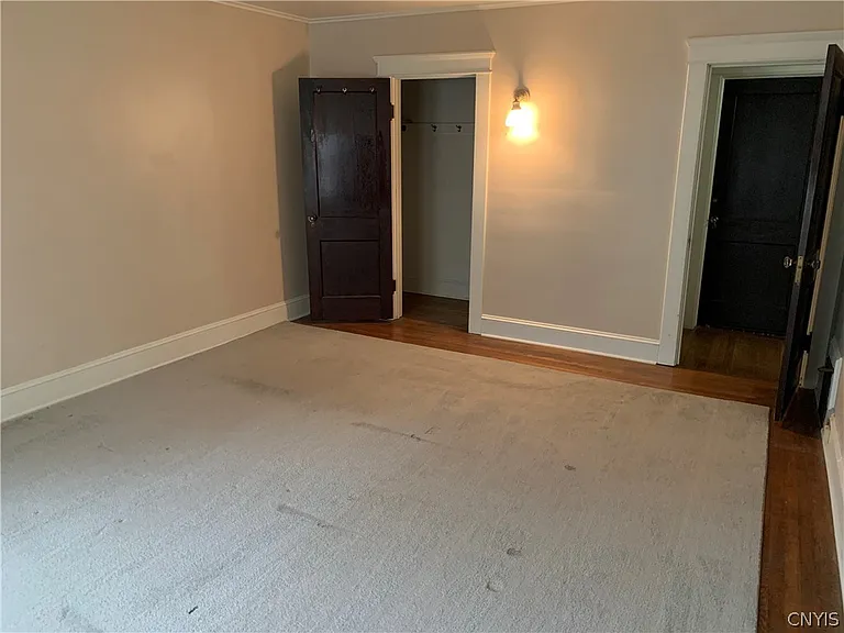 303 S 5th St — Photo 13