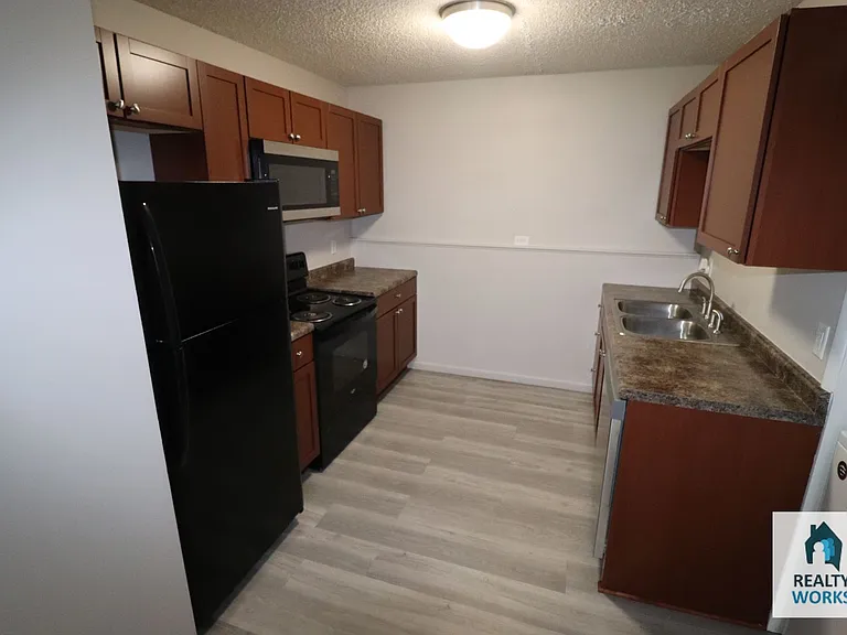 2260 W Street — Photo 3