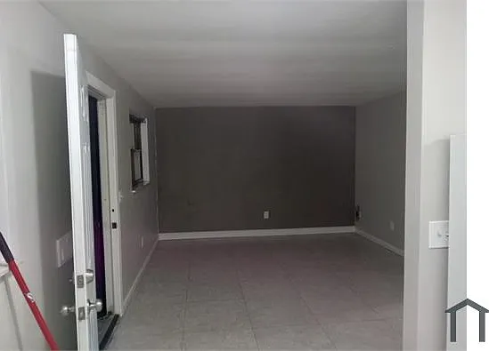 3723 Maywood Ave — Photo 2