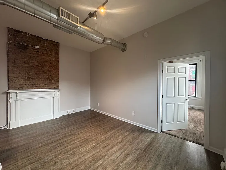 Walnut St. Apartments — Photo 6