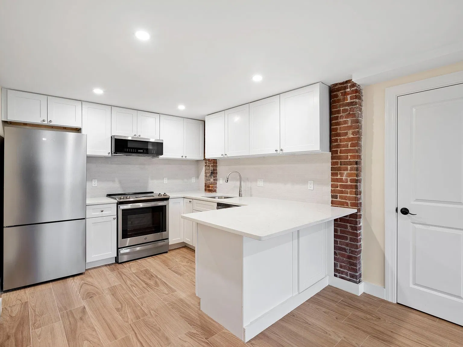 34 Warner St — Photo 3
