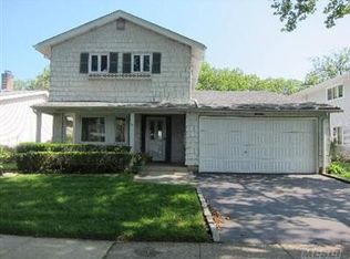 33 Seaview Ln, Port Washington, NY 11050