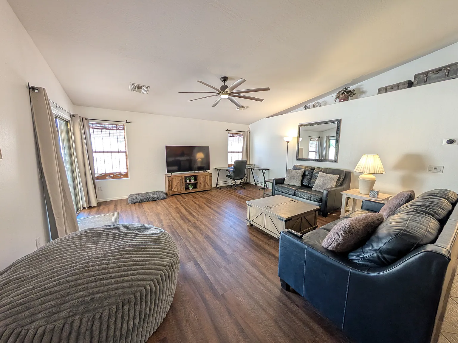 4 bed, 1752 sqft, $2,600 — Photo 2