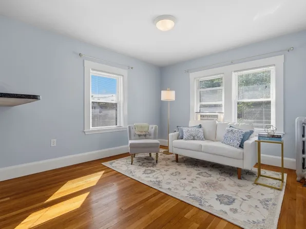 73 Highland St #4, Waltham, MA 02453
