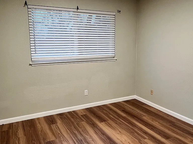 5513 Shaver Ct — Photo 14