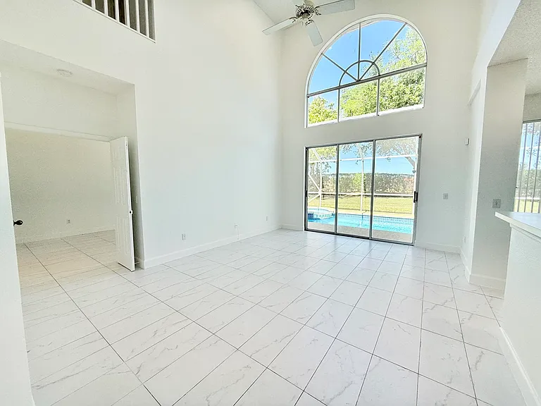 10875 Old Bridgeport Ln — Photo 4