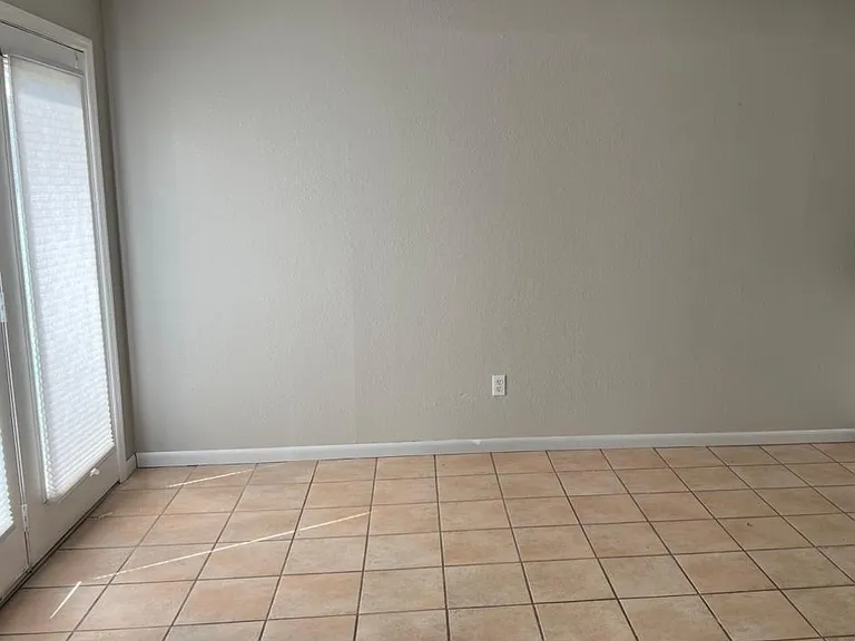2337 Lonedell Rd — Photo 9