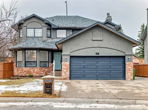 47 E Canterbury Ct SW, Calgary, AB T2W 6C2