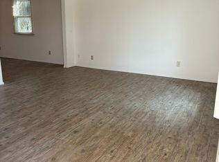 904 Crescent Dr #B, Champaign, IL 61821