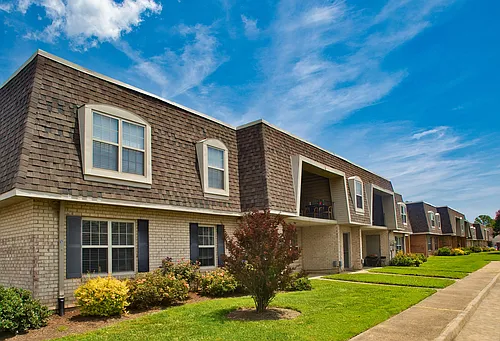 Emerald Point Apartments & Townhomes Photo 1