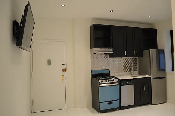Rented by CoSo Apartments | media 18