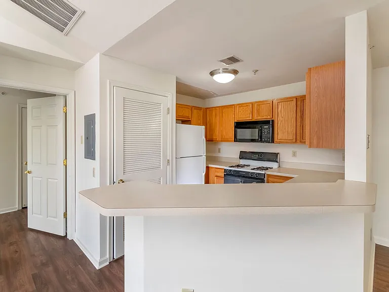 Spring Creek Apartments — Photo 83