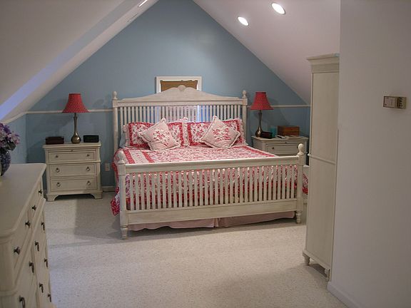 Large Master Suite on 2nd Level