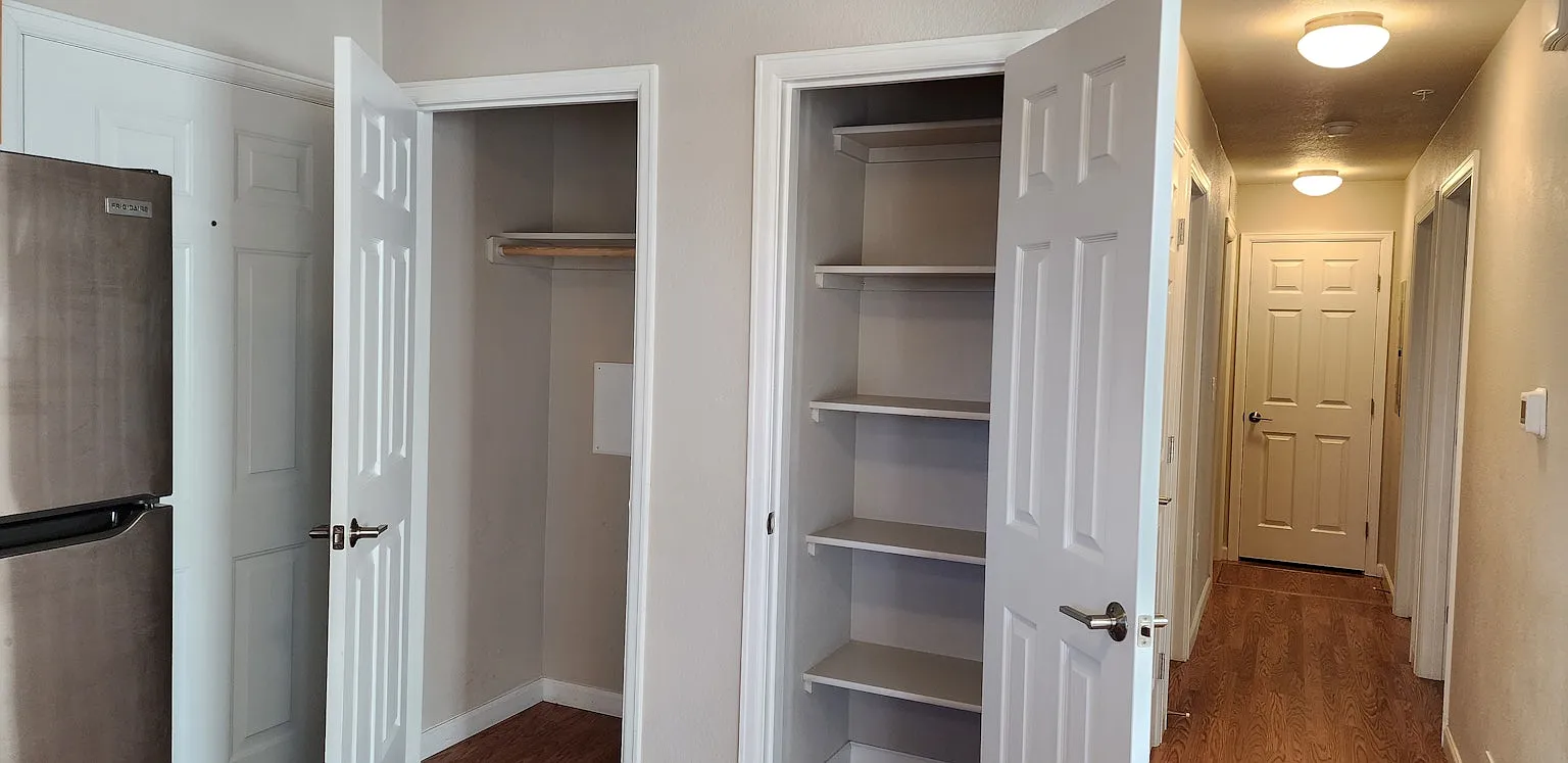 1724 Hampton South, Unit 102 — Photo 4