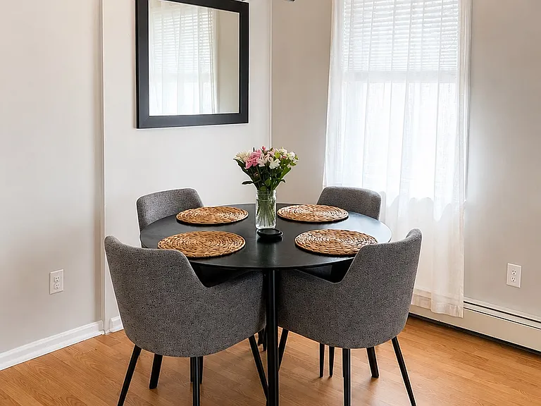 118 Portland St #1 — Photo 3