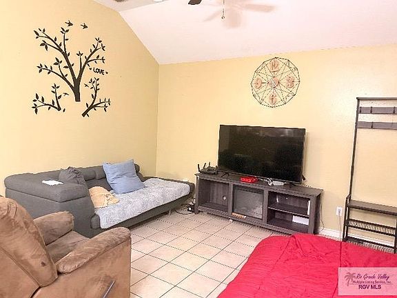 2nd image of 575 Los Altos St