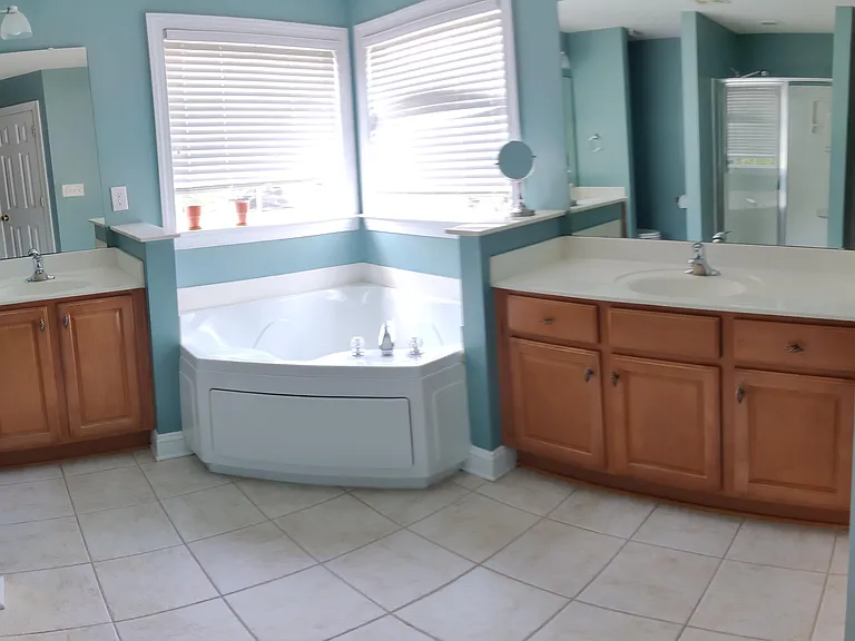 14512 Harvington Dr — Photo 19