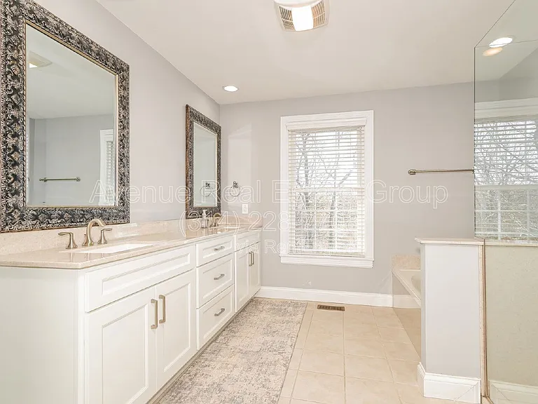 17711 Westhampton Woods Dr — Photo 21