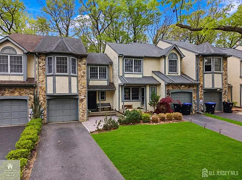 3 Dorchester Dr Photo 1