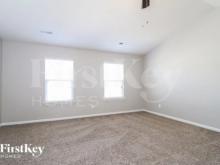1438 Waverly St — Photo 8