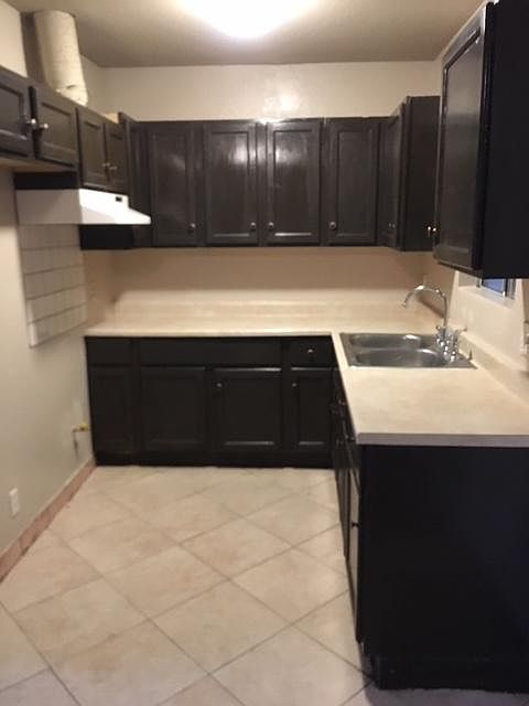2nd image of 5820 Clara St