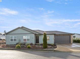 582 Fairway Estates Dr, Sutherlin, OR 97479