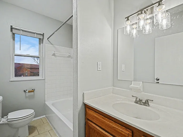 562 Glenwood Ave #24 — Photo 9