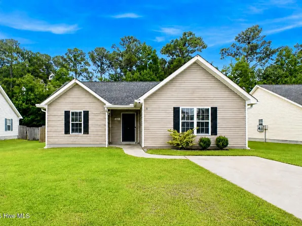 730 Oak Branches Close SE, Leland, NC 28451