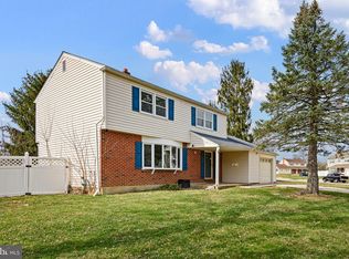 12 Lesley Ln, New Castle, DE 19720